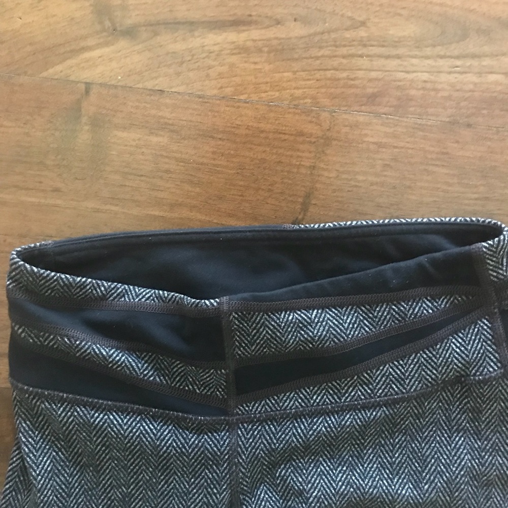 Lulu lemon leggings - Picture 3 of 4